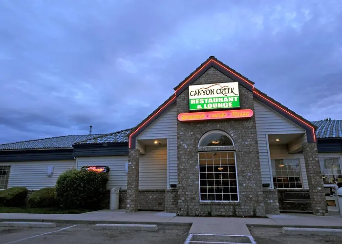 Shilo Inn Suites Hotel - Nampa Suites