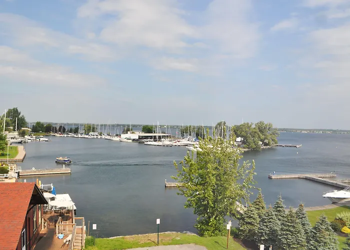 Harbor House Inn
