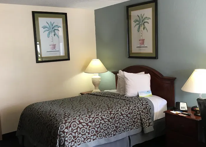 Days Inn By Wyndham Orlando Airport Florida Mall Williamsburg