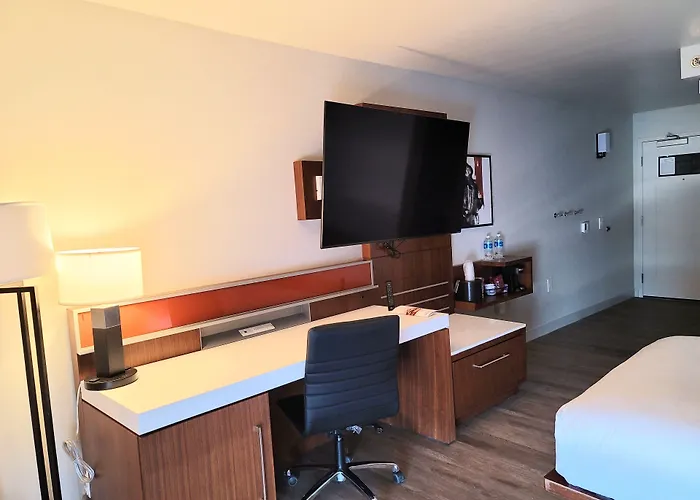 Delta Hotels By Marriott Denver Thornton