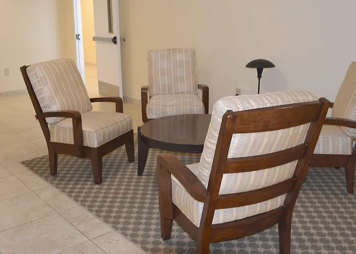 Baymont By Wyndham East Windsor Bradley Airport