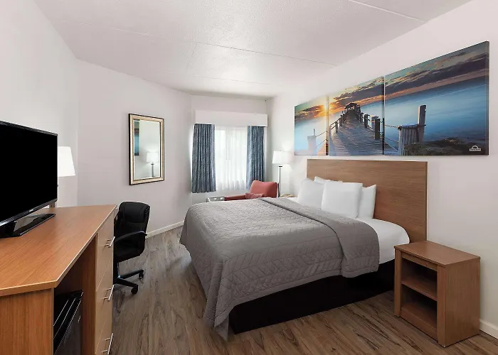 Days Inn By Wyndham Biloxi Beach