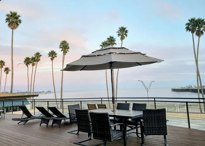 Casablanca Inn On The Beach
