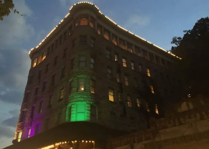 1905 Basin Park Hotel