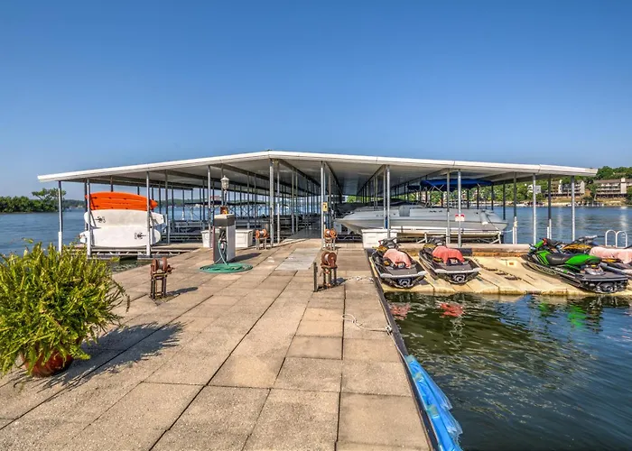 Lodge Of Four Seasons Golf Resort, Marina & Spa