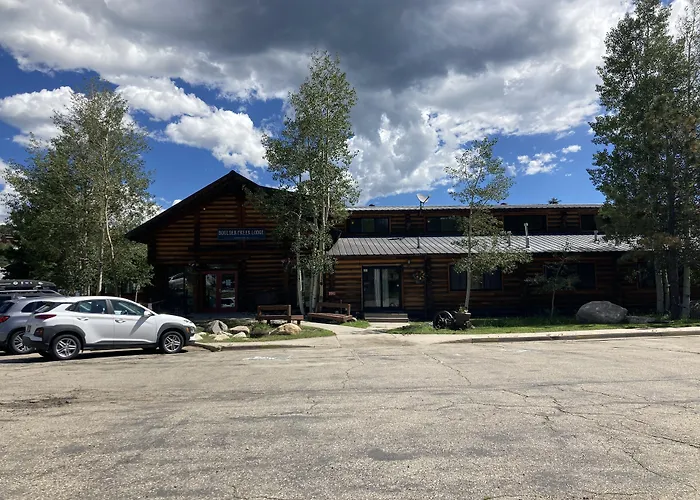 The Boulder Creek Lodge
