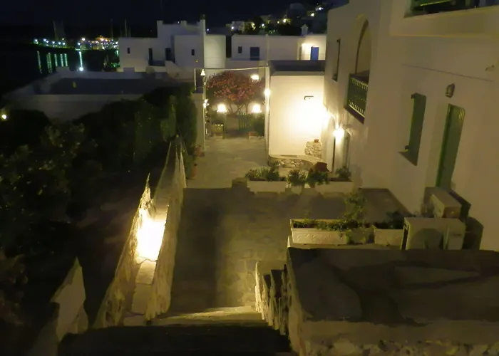 Adonis Hotel Studios & Apartments
