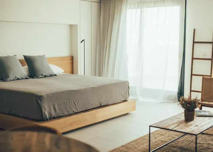 Cala Lanuza Suites