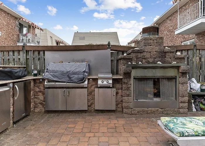 Margate Home With Large Outdoor Kitchen