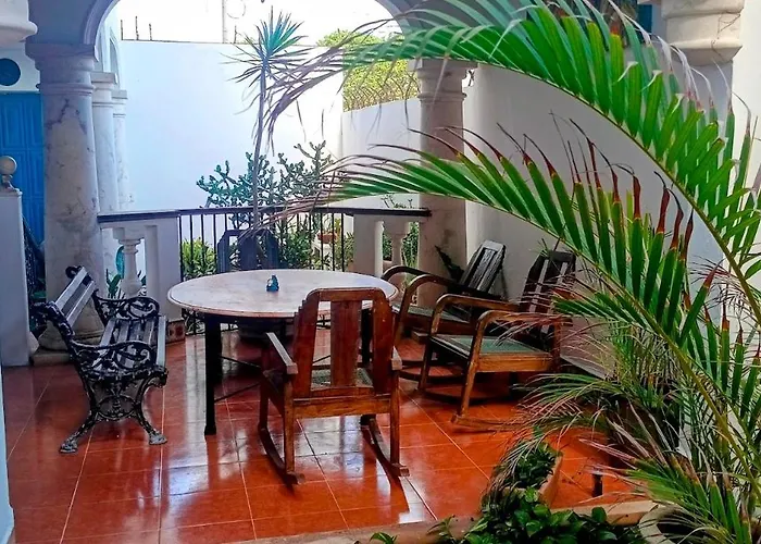 Jacque'S Beachside Hostel