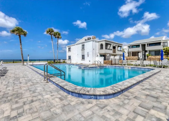 1555 Tarpon Center #B111