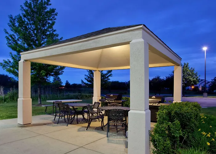 Sonesta Simply Suites Chicago Waukegan
