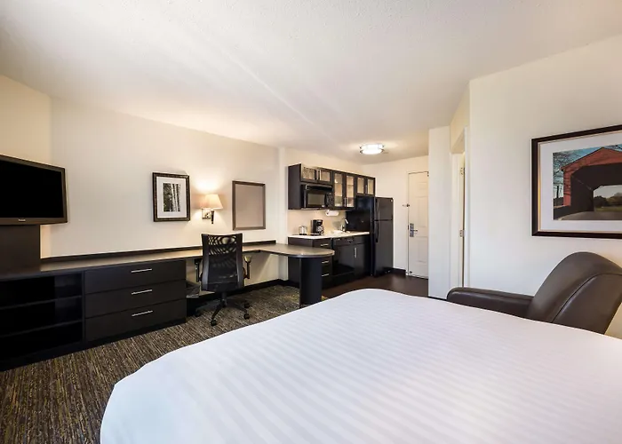 Sonesta Simply Suites Chicago Waukegan