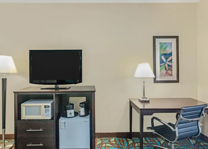 Comfort Inn & Suites Sarasota I75