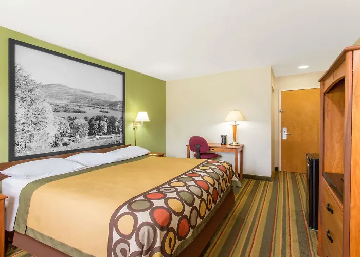 Super 8 By Wyndham Bedford