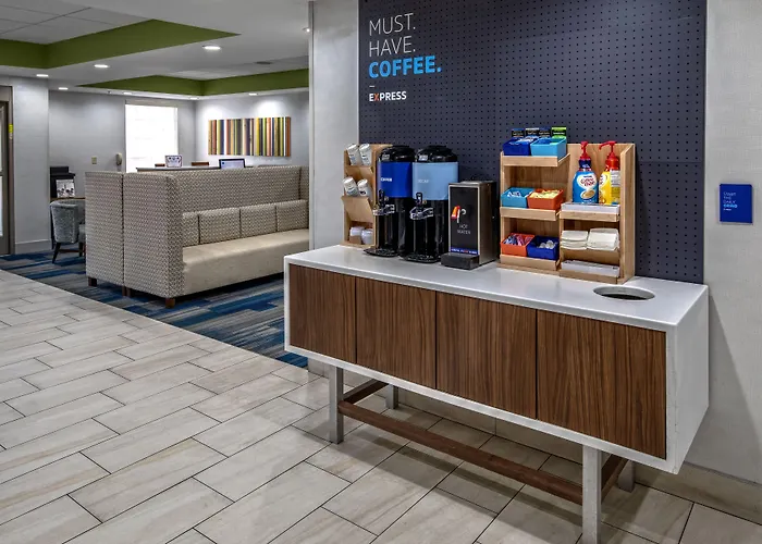 Holiday Inn Express & Suites Crossville By Ihg