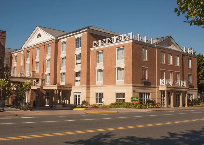 Courtyard By Marriott Charlottesville - University Medical Center