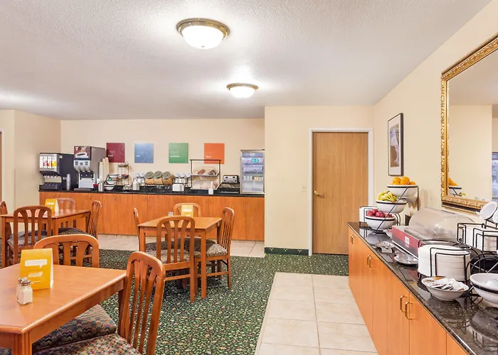 Comfort Inn & Suites Tualatin - Lake Oswego South