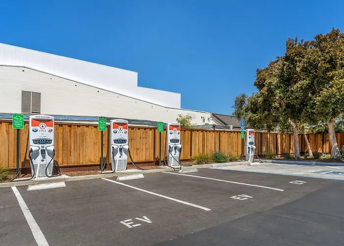 Best Western Plus Capitola By-The-Sea Inn & Suites