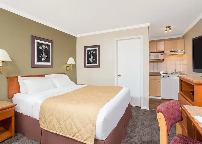 Grand Forks Inn
