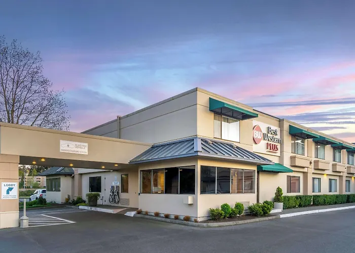 Best Western Plus Edmonds Harbor Inn