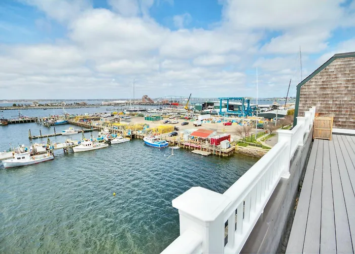 Club Wyndham Inn On Long Wharf