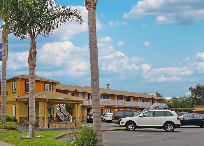 Redondo Inn And Suites