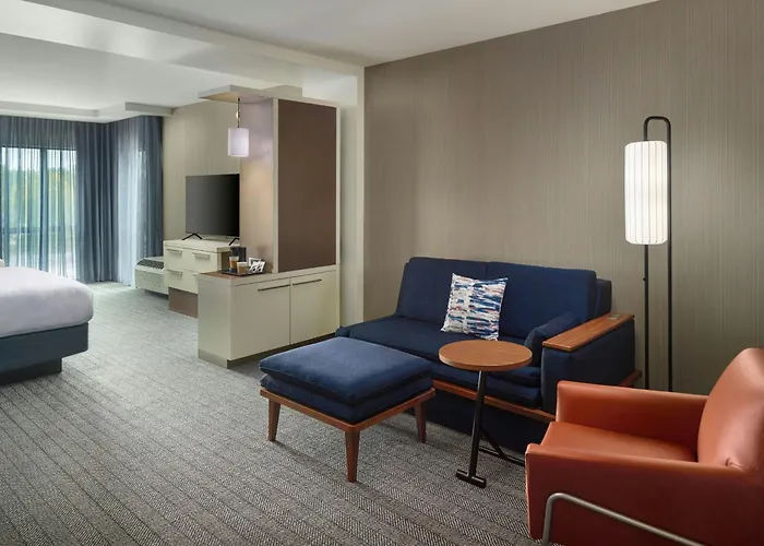 Courtyard By Marriott Carrollton