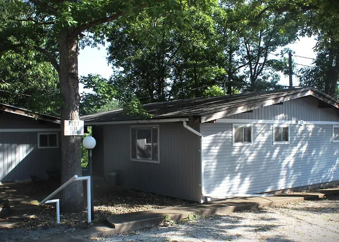 Rock Harbor Resort And Motel