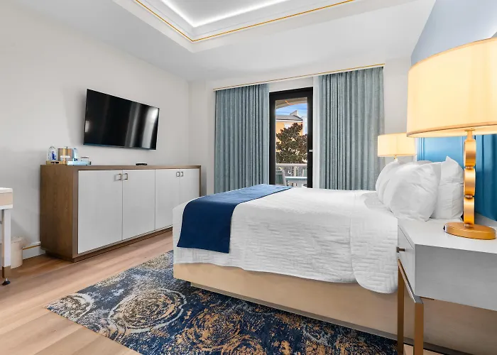 Harbor Suites At Harborwalk Village