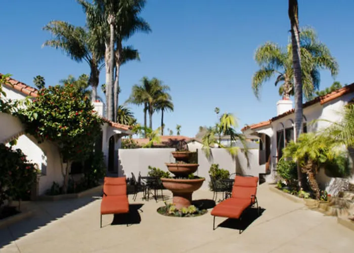 Casa Del Mar Inn