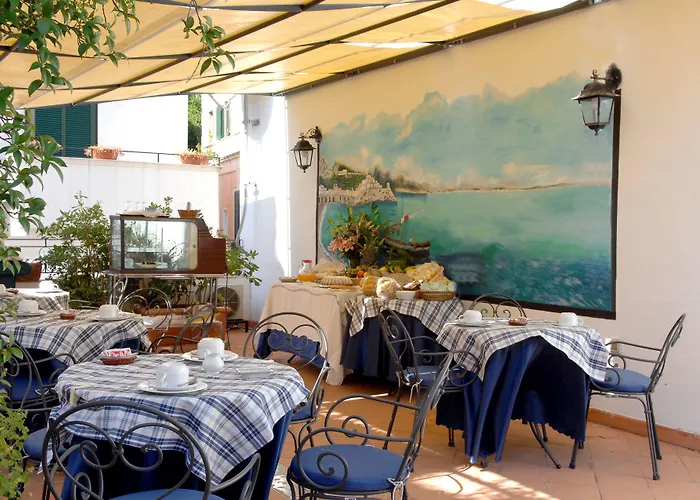 Hotel Antica Repubblica In The Historical Center 2 Minutes Away,At 170Mt, From The Sea