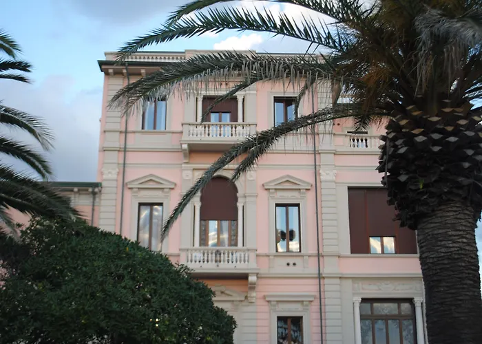 Villa Tina Hotel