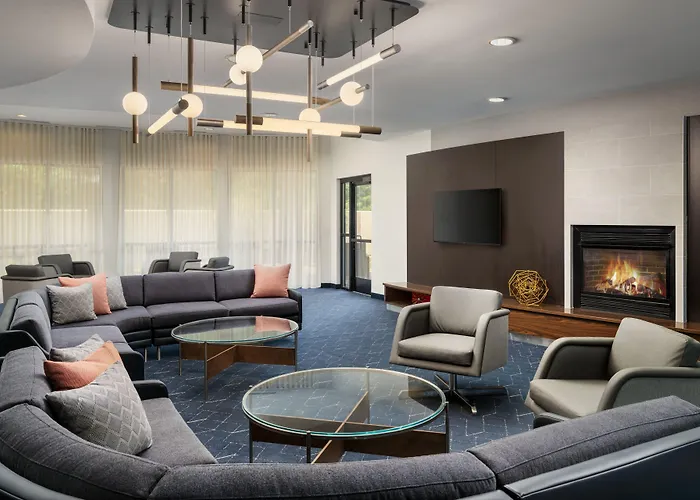 Courtyard By Marriott Kingston