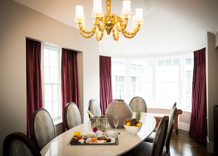Oriel House Hotel