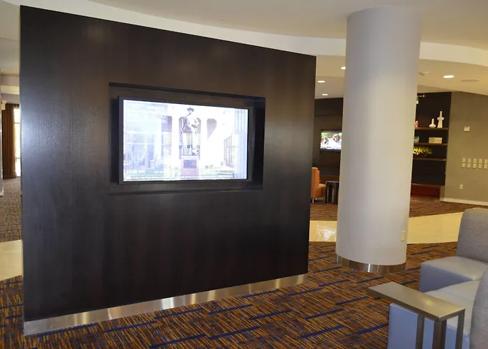 Courtyard By Marriott Winchester Medical Center