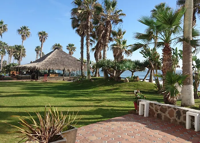 Las Rocas Resort & Spa