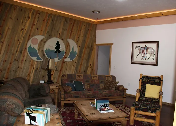 Diamondstone Guest Lodges