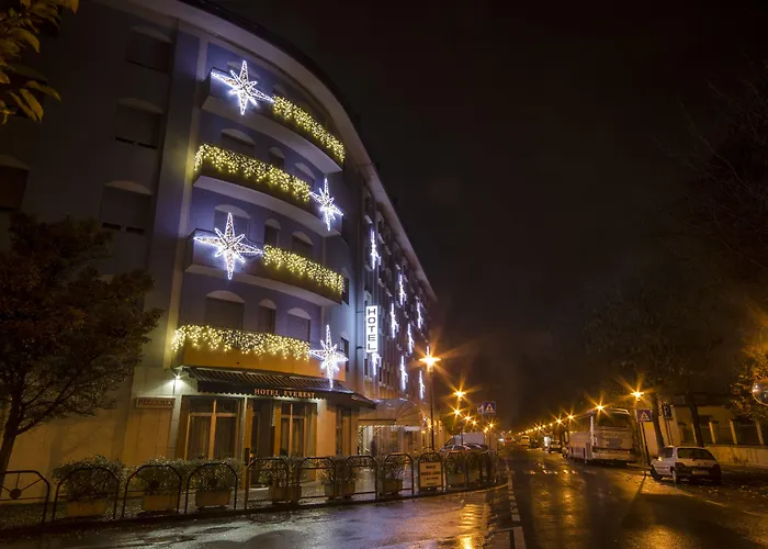 Hotel Everest