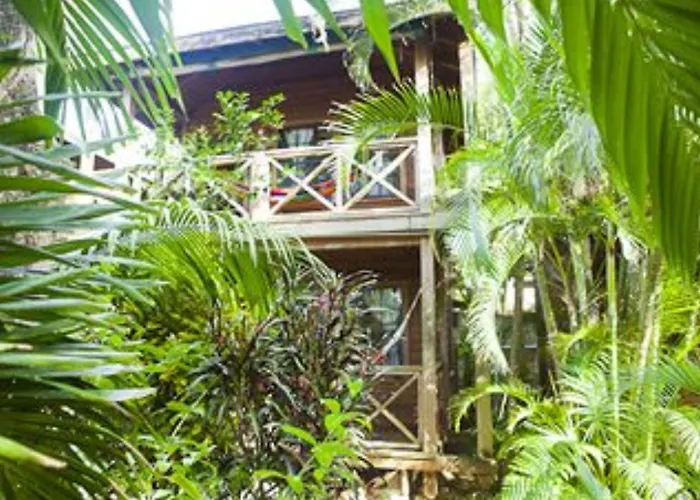 Las Rocas Resort And Dive Center