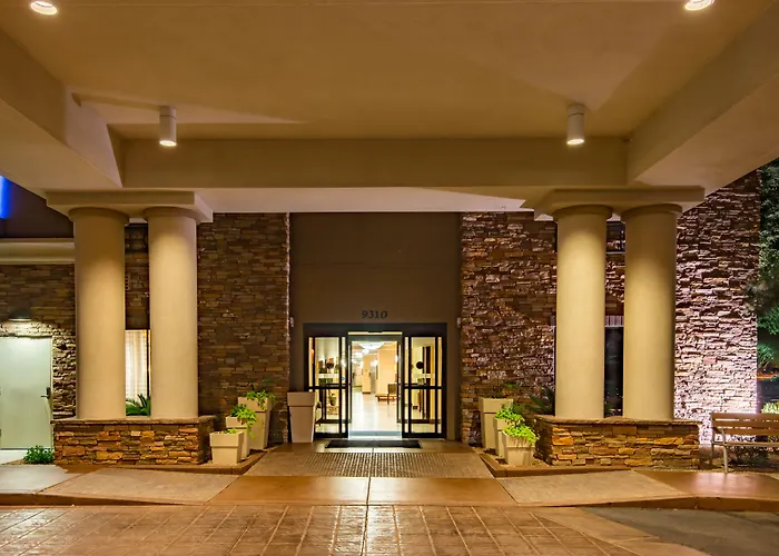 Holiday Inn Express & Suites Phoenix Glendale Dist By Ihg