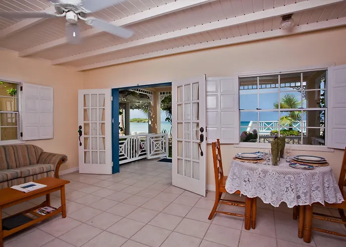 Villa Beach Cottages