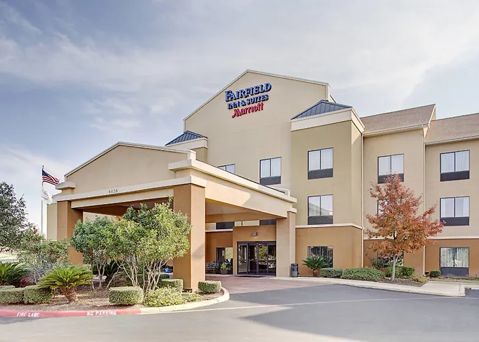 Fairfield Inn & Suites By Marriott San Antonio Seaworld / Westover Hills