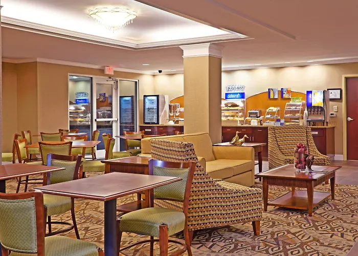 Holiday Inn Express & Suites Southern Pines-Pinehurst Area By Ihg