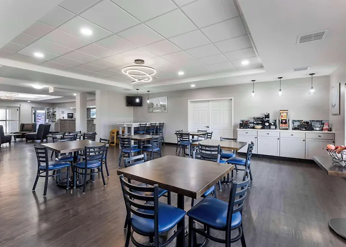 Best Western Plus Midamerica Hotel