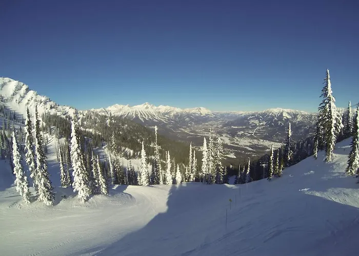 Fernie Slopeside Lodge