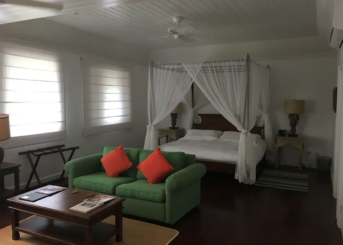 The Atlantis Historic Inn