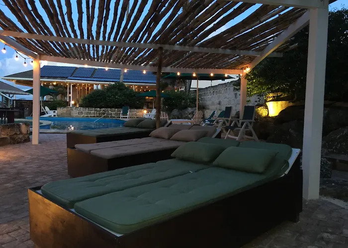 The Atlantis Historic Inn