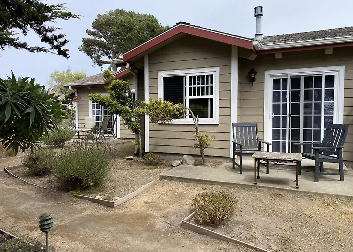 Bide-A-Wee Inn And Cottages