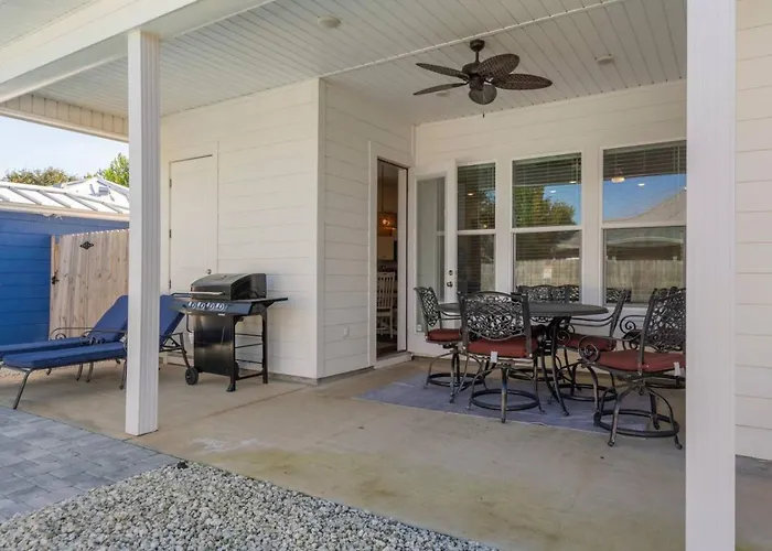 Laid-Back - Private Pool, 4 Min Walk To Beach, Close To 30A, Free Daily Activities